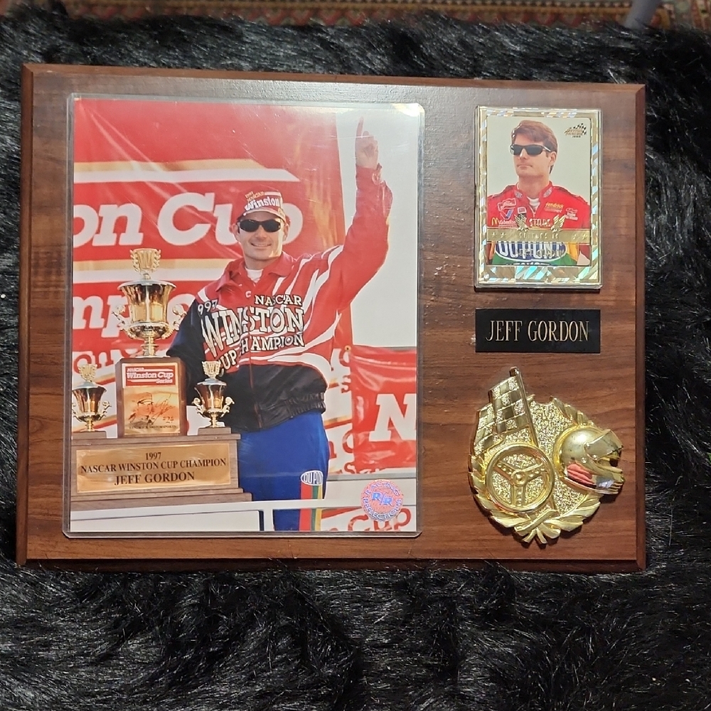 Jeff Gordon NASCAR Champion Plaque with Gold Accents. Wooden Mounted.